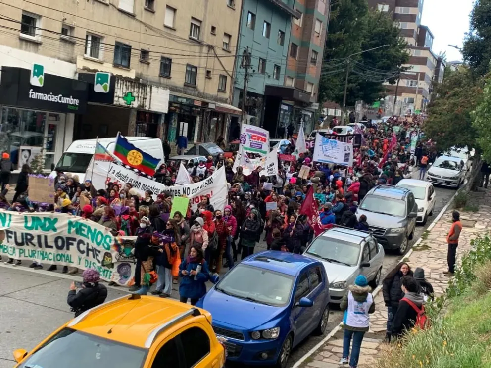 El fin de semana largo llegarán unas cien mil mujeres a Bariloche: Lo que hay que saber para circular 