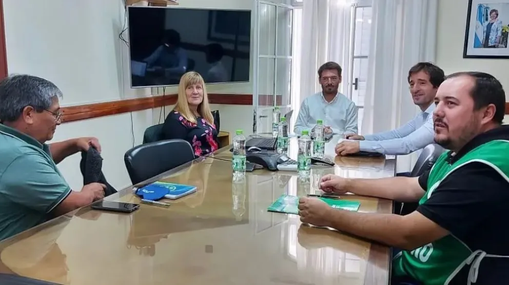 Se retoman las negociaciones entre el Gobierno y los gremios estatales