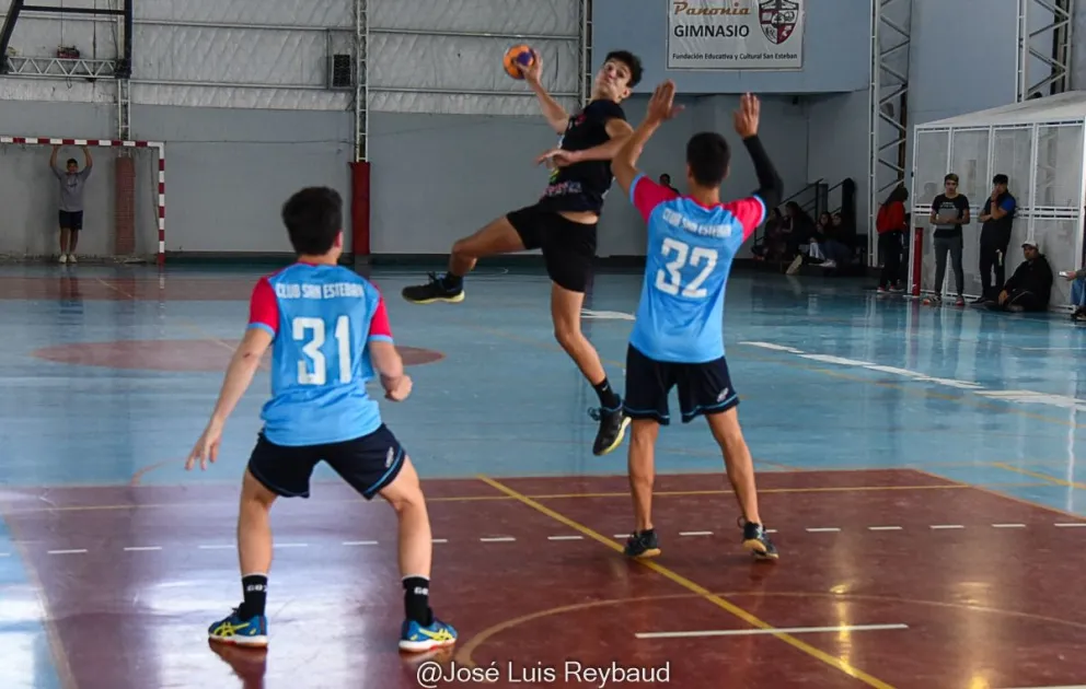 Comenzó el torneo de Handball de la Asociación de los Lagos del Sur ...