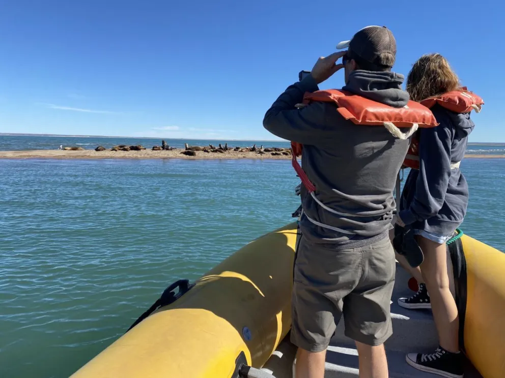Puerto del Este: Playas blancas, aguas cálidas, avistajes y aventura