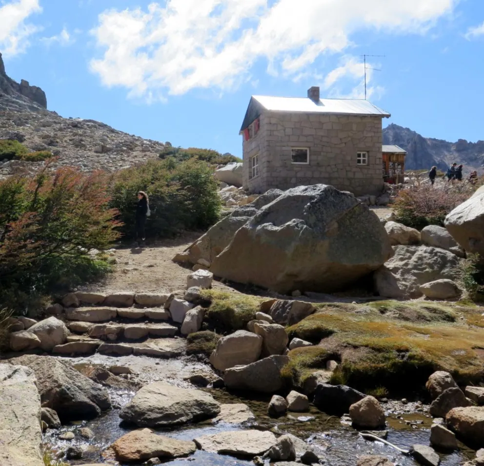 Nuevo sendero en el mallín del refugio Frey