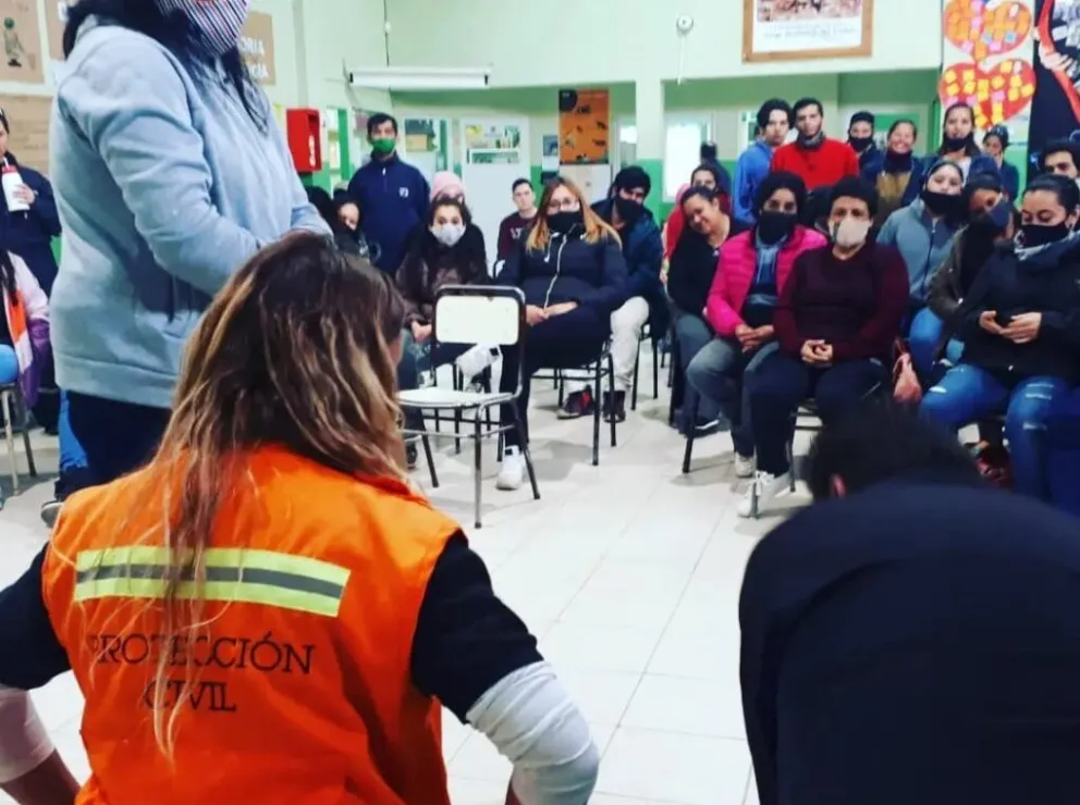 Protección Civil continúa con su programa de capacitaciones en escuelas