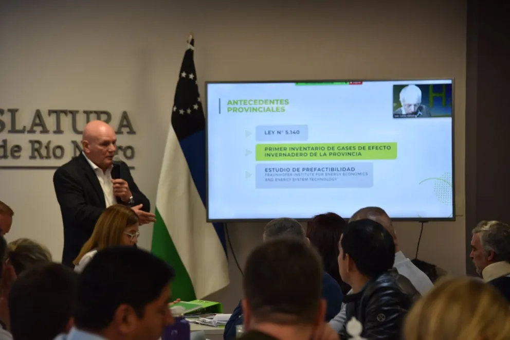 El Ejecutivo presentó el proyecto provincial de producción de Hidrógeno Verde en la Legislatura