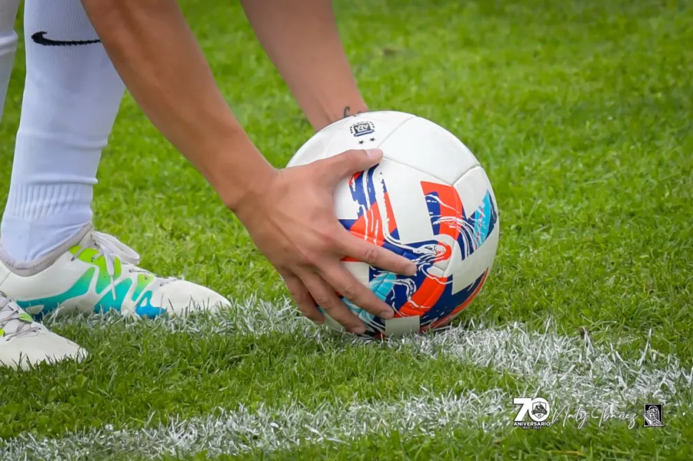 La Copa Bariloche animó el “finde” largo del fútbol local 
